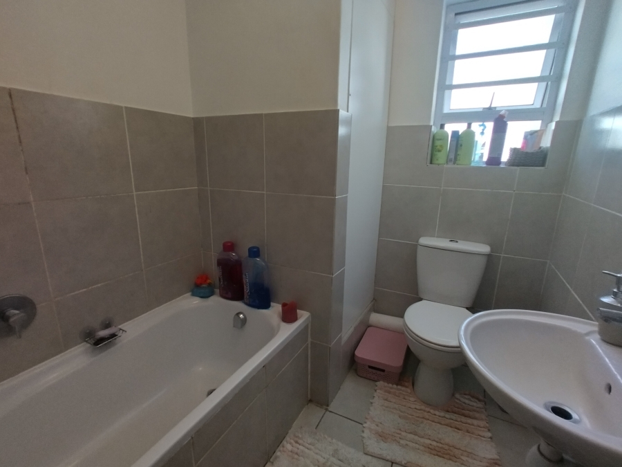 2 Bedroom Property for Sale in Muizenberg Western Cape